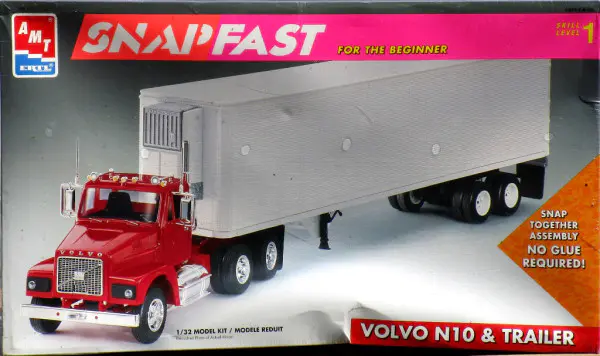 AMT Volvo N10 Semi Tractor and Trailer - 1/32 Scale SnapFast