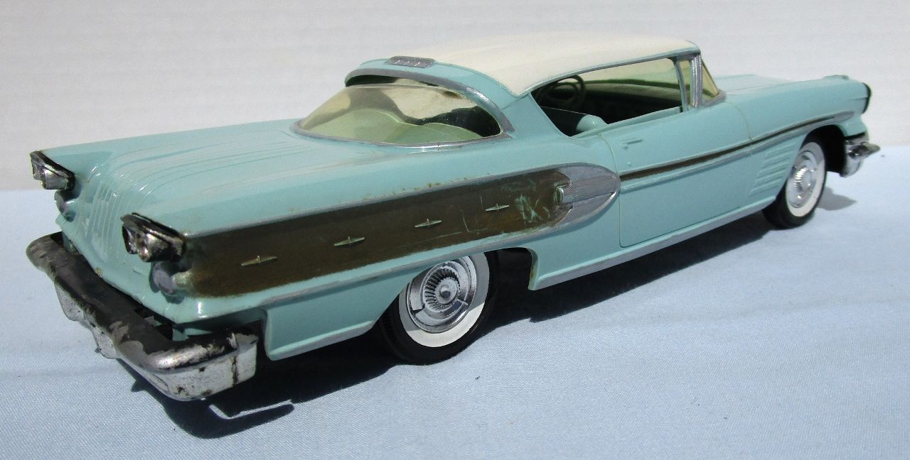 AMT 1958 Pontiac Bonneville Hardtop Promo - Spotlight Hobbies