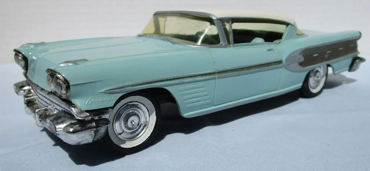 AMT 1958 Pontiac Bonneville Hardtop Promo - Spotlight Hobbies