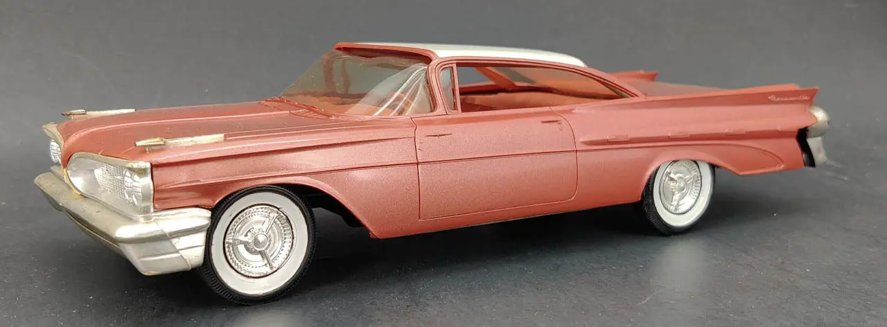 AMT 1959 Pontiac Bonneville Hardtop Promo - Spotlight Hobbies