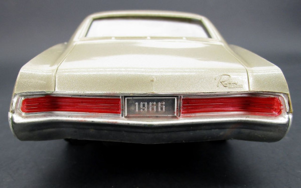 AMT 1966 Buick Riviera Promo, Saddle Mist Iridescent? - Spotlight