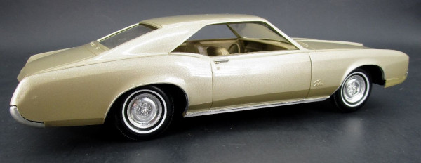 AMT 1966 Buick Riviera Promo, Saddle Mist Iridescent? - Spotlight