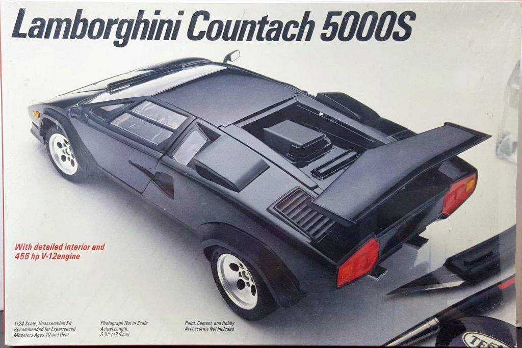 Testors/Fujimi Countach 5000S Spotlight Hobbies
