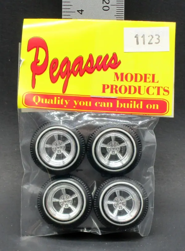 Pegasus 1/24 or 1/25 Scale Sovereign Chrome Wheels with Whitewall