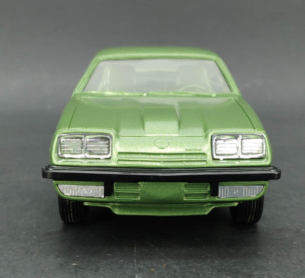 ミニカー 76 CHEVY MONZA F/C - TIKI WARRIOR 76 CHEVY MONZA F/C