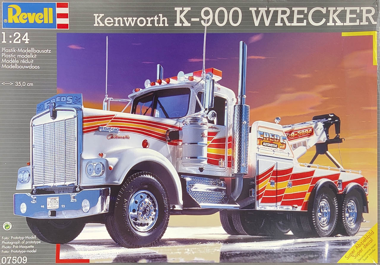 Revell Of Germany Kenworth K-900 Wrecker 