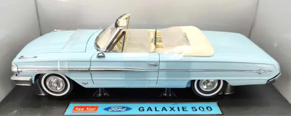 Sun Star 1964 Ford Galaxie 500 Convertible - 1/18 Scale