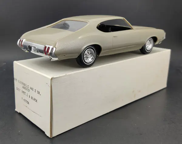 Jo-Han X-EL 1970 Oldsmobile Cutlass 442 Hardtop Promo - Spotlight