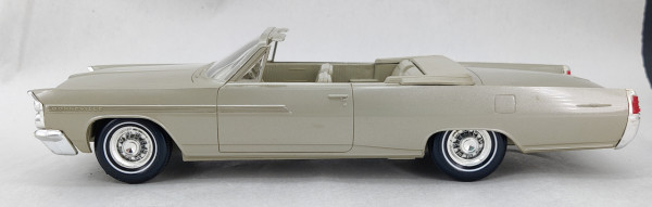 AMT 1963 Pontiac Bonneville Convertible Promo - Spotlight Hobbies