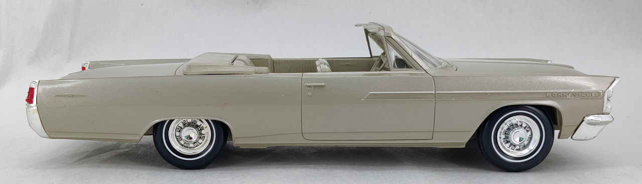 AMT 1963 Pontiac Bonneville Convertible Promo - Spotlight Hobbies