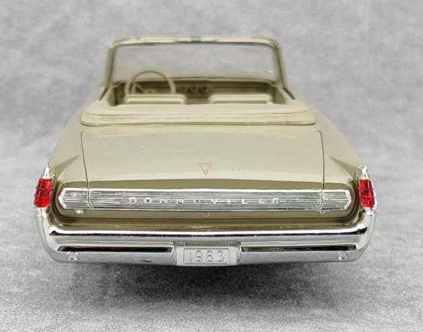 AMT 1963 Pontiac Bonneville Convertible Promo - Spotlight Hobbies