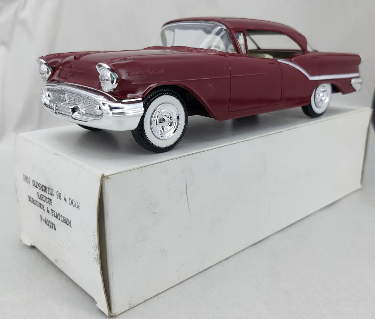Jo-Han X-EL 1957 Oldsmobile 98 4-Door Hardtop Promo - Spotlight