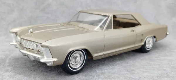 AMT 1964 Buick Riviera Promo - Spotlight Hobbies
