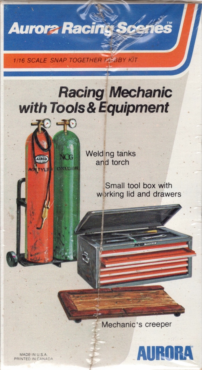 Aurora Racing Scenes "Racing Mechanic with Tools & Equipment" 1/16