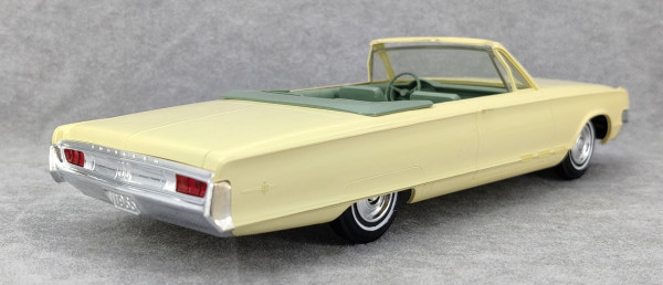 Jo-Han 1965 Chrysler 300 Convertible Promo - Spotlight Hobbies