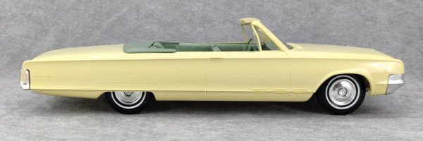 Jo-Han 1965 Chrysler 300 Convertible Promo - Spotlight Hobbies