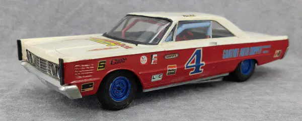 AMT 1965 Mercury Park Lane Hardtop Built Kit - Spotlight Hobbies AMT 1965 Mercury Park Lane Hardtop Built Kit - Spotlight Hobbies