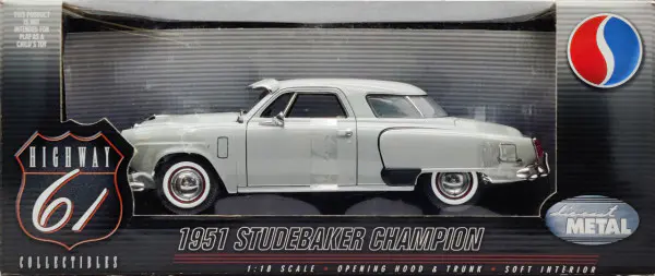 Highway 61 1951 Studebaker Champion - 1/18 Scale - Spotlight
