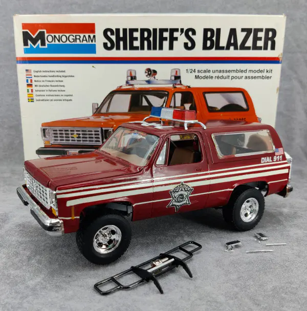 Monogram 1975 Chevy Blazer 4x4 K5 Police Built Kit with Box