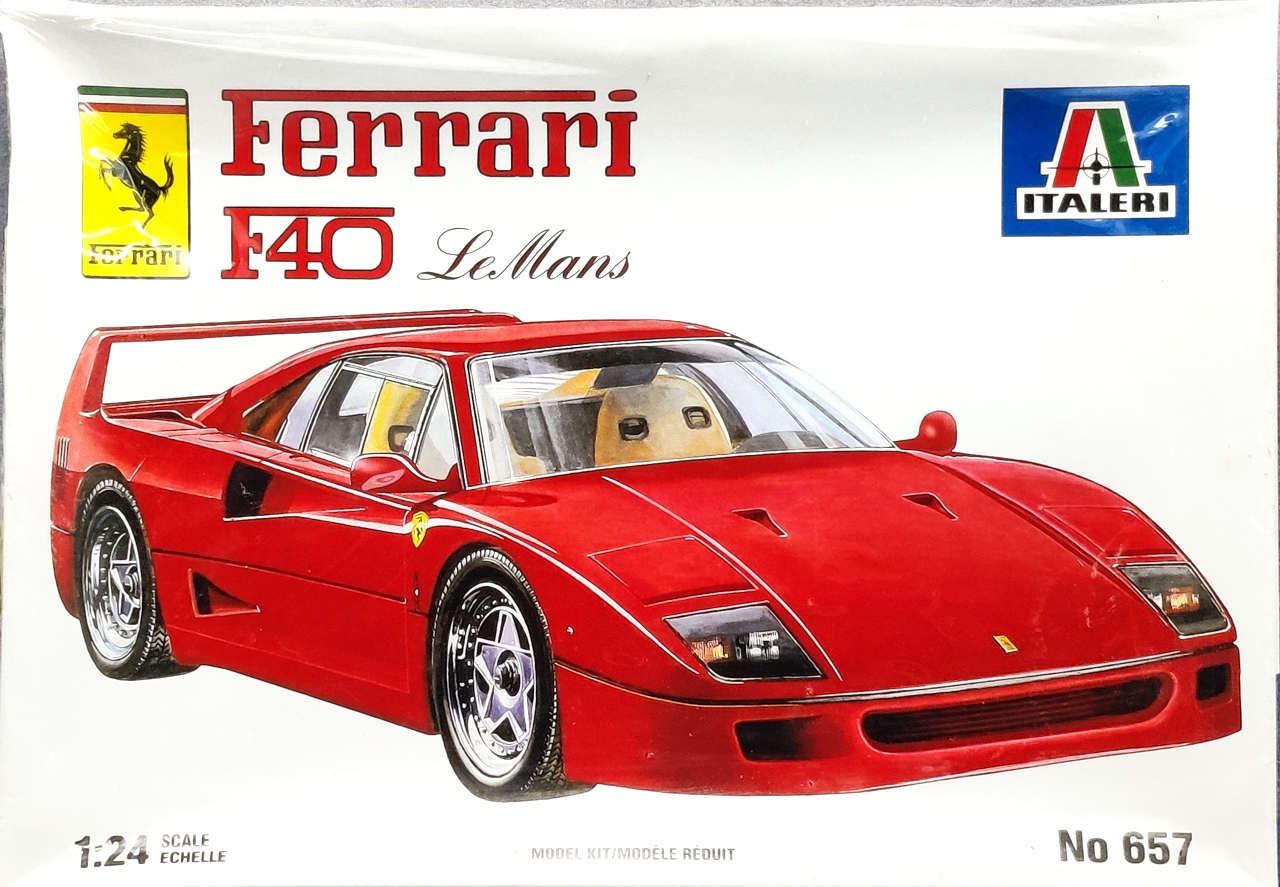 Maquette Italeri 1/24 Ferrari F40 – Kit Voiture De Course à Assembler – Neuf