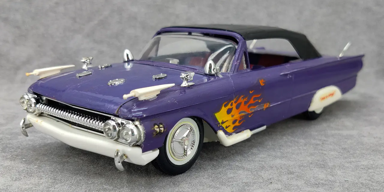AMT 1961 Ford Galaxie Sunliner Convertible Custom Built Kit