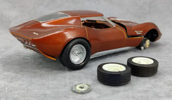 AMT ERTL Snapfast Plus Corvette Mako Shark 1:25