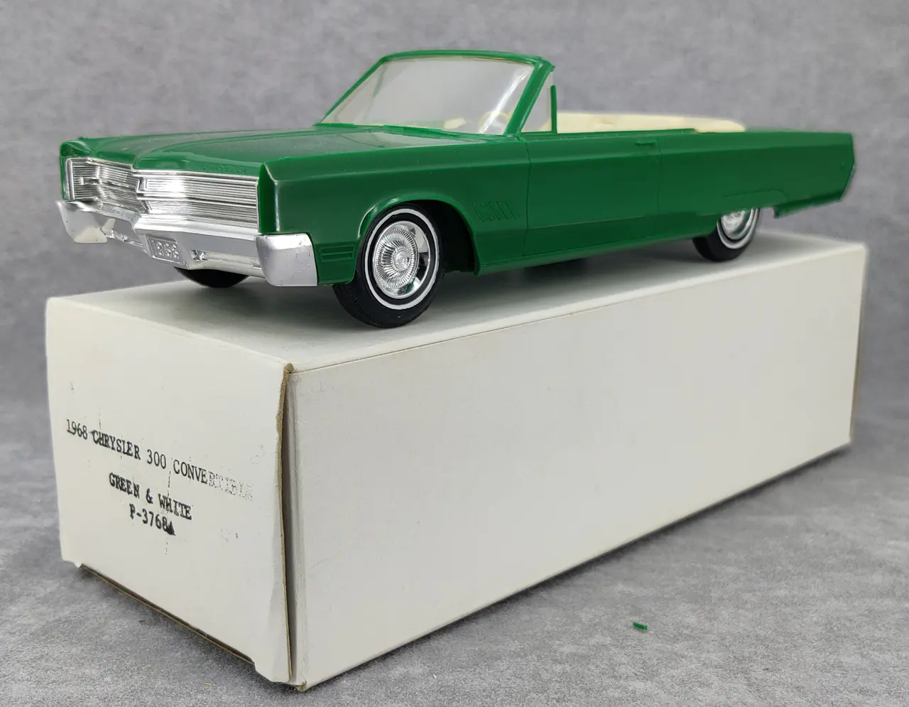 Jo-Han X-EL 1968 Chrysler 300 Convertible Promo - Spotlight Hobbies