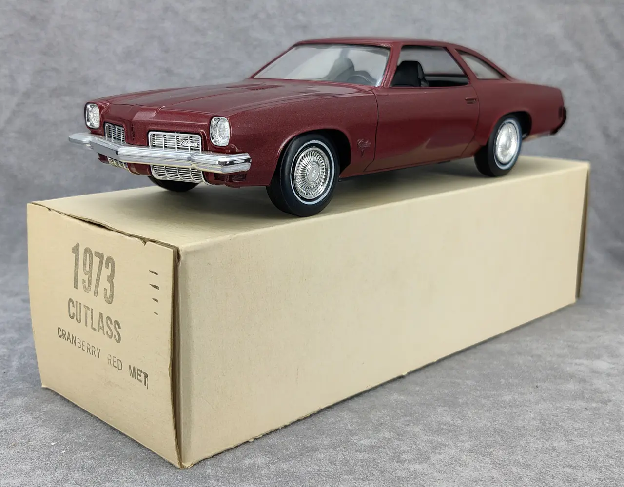Jo-Han 1973 Oldsmobile Cutlass Promo - Spotlight Hobbies