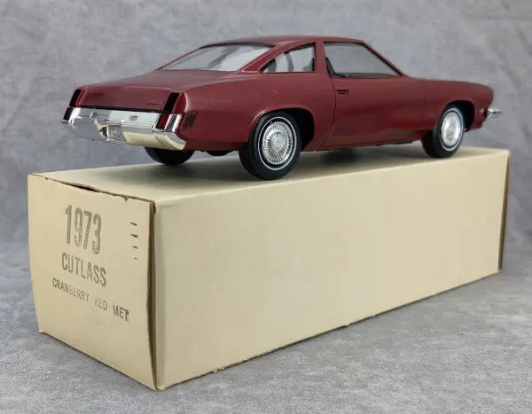 Jo-Han 1973 Oldsmobile Cutlass Promo - Spotlight Hobbies