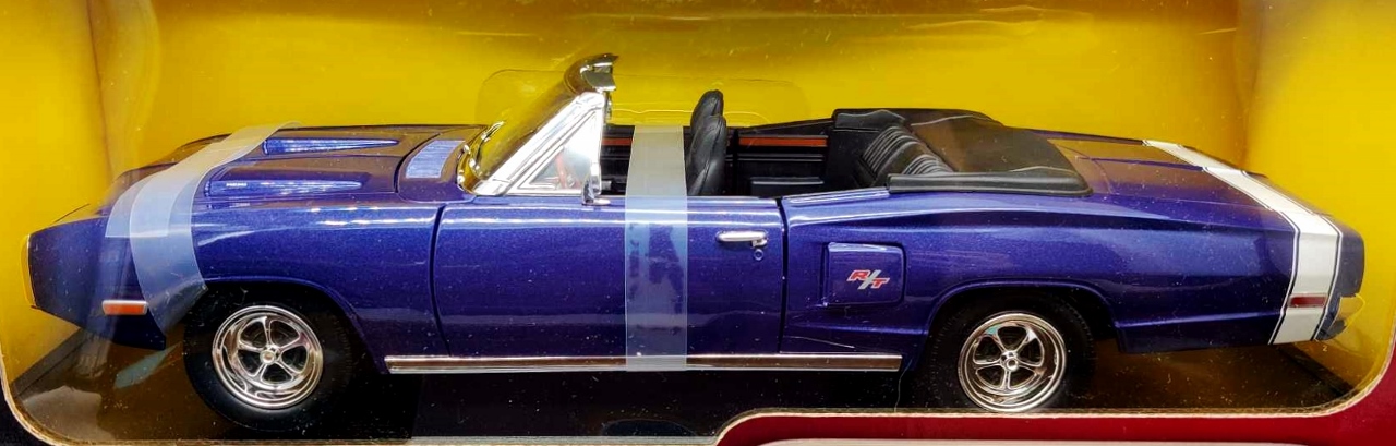 Lucky DieCast 1:18 Dodge Coronet R/T Year 1970 gold 92548