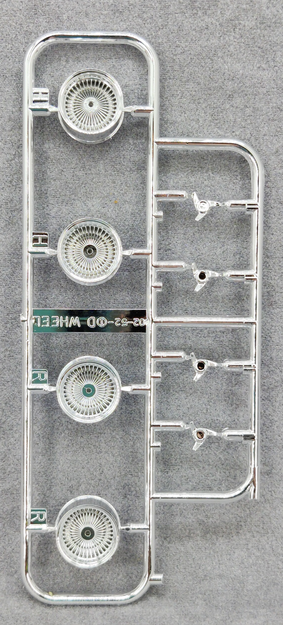 Aoshima Silver Plated 13-Inch Wire Wheels with Knock-Offs