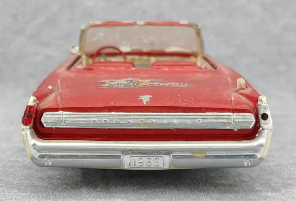 AMT 1963 Pontiac Bonneville Convertible Built Kit with Box