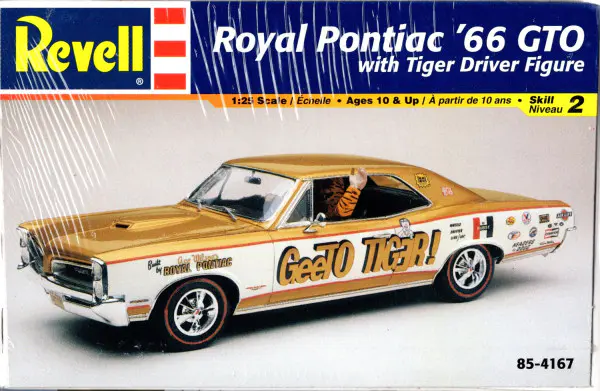 GTO(ジー・テー・オー)9 1966 Pontiac GTO 1:18-Scale Diecast Car Featuring A Copper
