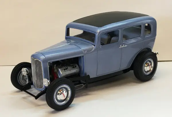 Drag City Casting Resin 1932 Ford 4-Door Chopped Sedan - Spotlight