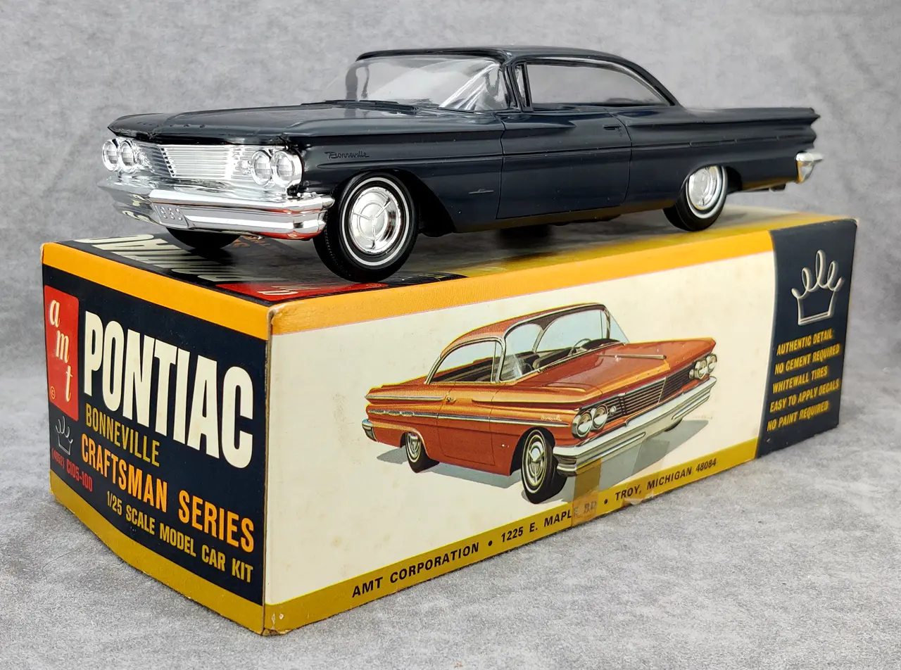 AMT Craftsman 1960 Pontiac Bonneville Hardtop Built Kit with Box